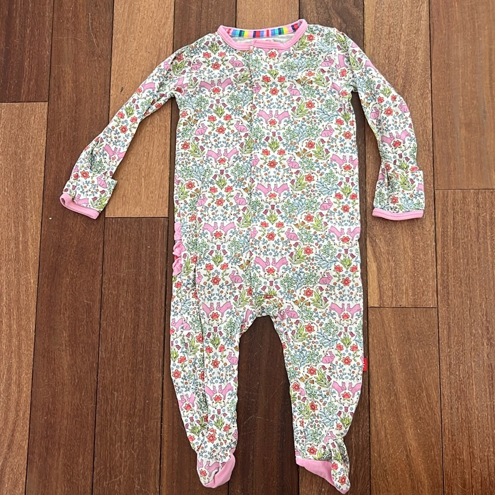Magnetic Me Ruffle Butt Model Bunny/ Hoppy Easter Onesie: Size 3-6m